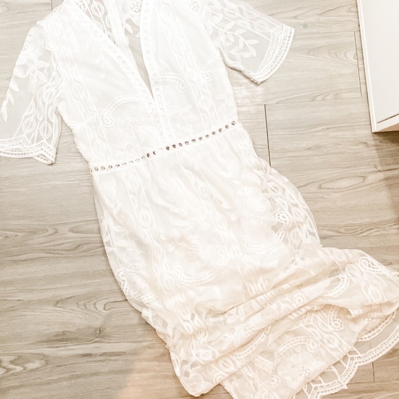 White lace dress - Picture 1 of 3